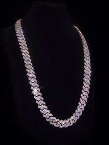 Collar de Eslabones Cubanos de Doble Tono de 15 mm de Primera Calidad, Plata de Ley 925, Chapado en Oro de 18K, con Piedras de Moissanita VVS, Certificado por el Probador de Diamantes - Product Image 2