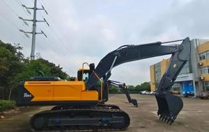 ห้องโดยสารรถขุด HX205G พร้อมเบาะนั่งตามหลักสรีรศาสตร์และระบบควบคุมจอยสติ๊กคู่ สีขาว - Product Image 1