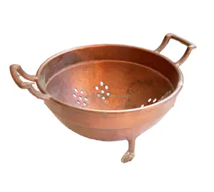 Metal Antique Copper Strainer Primitive Sieve Copper Colander And Strainer With Small 3 Legs Stand Countertop Berry Picking Bowl