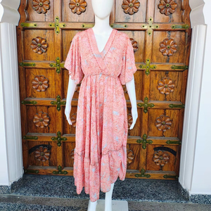 เดรสยาวผู้หญิงสไตล์วินเทจเรียบง่ายเป็นมิตรกับสิ่งแวดล้อมระบายอากาศได้ดีกันยับทรงหลวมแต่งระบาย คอวี แขนระบายผ้าไหม ใส่สบายๆในฤดูร้อน - Product Image 1