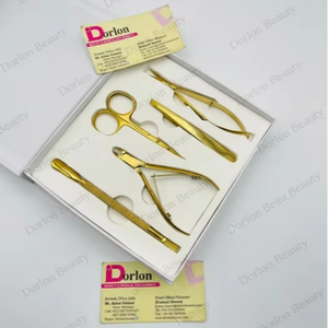 Outils de soin des ongles personnels : Pince à cuticules en plasma doré, Repousse-cuticules en acier inoxydable, Petit ciseau à ongles avec ciseaux à ressort pour manucure. - Product Image 2