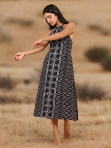 Robe longue en coton imprimée à la main avec motif géométrique traditionnel et bretelles élégantes pour femme, tenue de plage, robe longue une pièce - Product Image 3