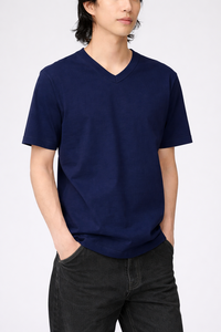 เสื้อคอวีทรงเรโทร แขนสั้น ผ้าถัก พิมพ์ลายดิจิทัล โลโก้ด้านหน้า โพลีเอสเตอร์ 100% ดีไซน์เรียบง่าย เสื้อผู้ชายลำลองทรงหลวม - Product Image 5