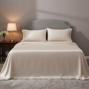 Drap de lit uni en fibre de bambou 300TC, doux, durable et rafraîchissant, pour la maison, la chambre, l'hôtel, les centres de villégiature et les locations, en vente - Product Image 4