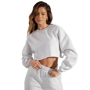 Sweat-shirt court confortable pour femme, en coton doux, coupe décontractée, idéal pour le quotidien et les looks décontractés. - Product Image 2