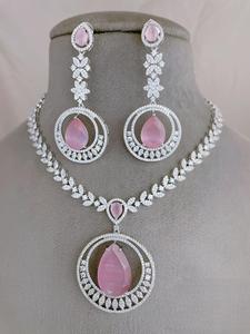 ชุดสร้อยคอพร้อมต่างหูประดับเพชรซิคอนเคลือบเงิน ดีไซน์ทันสมัย คุณภาพเยี่ยม สวยหรู เหมาะสำหรับงานแต่งงาน คอลเลคชั่นสำหรับผู้หญิง - Product Image 4