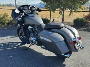 Meilleur prix 2025 Indian Challenger Heavy Metal Smoke Nouvelle Moto de Tourisme - Product Image 2