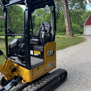 Excavadora de cadenas usada Mini CAT 301.7 CR del 2022 disponible a precios de fábrica en venta - Product Image 4