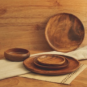 Assiette de service ronde en bois naturel, bol en bois poli, vaisselle de style nordique, parfait pour la maison, le restaurant, l'hôtel - Product Image 6