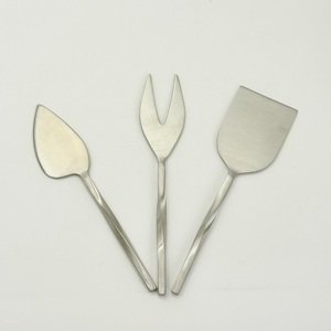 Juego de Herramientas para Queso de Acero Inoxidable con Acabado Mate y Mango Trenzado, Juego de 3 Piezas a Precio Razonable en India - Product Image 2