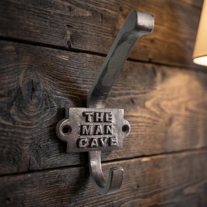 Gancho de pared autoadhesivo de hierro fundido ecológico de alta resistencia estilo rústico para ropa, ideal para la Man Cave - Product Image 3