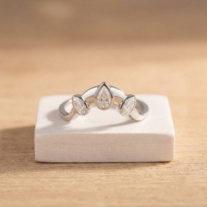 Anillo de Compromiso con Diamante Cultivado en Laboratorio, Corte Pera Brillante, Engaste en Bisel, 0.70 CT, Oro Sólido de 10K, 14K, 18K, Claridad E, VVS, Joyería Fina - Product Image 3