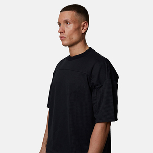 T-shirt à manches courtes en tricot respirant surdimensionné pour homme, noir uni, style sportif, col rond - Product Image 2