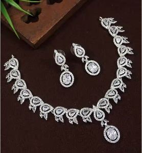 Ensemble collier et boucles d'oreilles en laiton doré brillant avec fleurs en zircon cubique, 2 pièces, cadeau de fiançailles, d'anniversaire ou de mariage pour femme - Product Image 3