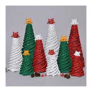 Clochettes décoratives en rotin pour Noël, fabriquées au Vietnam pour les marchés de fin d'année, la décoration intérieure et la vente en gros - Product Image 1