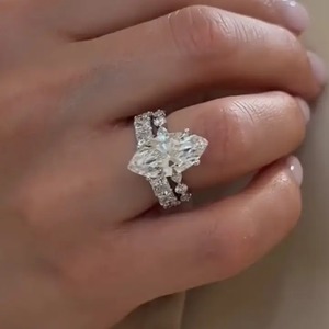 Anillo de Plata de Ley 925 con Moissanita Corte Marquesa de 3.0 Quilates, Engaste de 6 Puntas, Bañado en Oro Blanco, Color D, Claridad VVS, para Mujer - Product Image 3