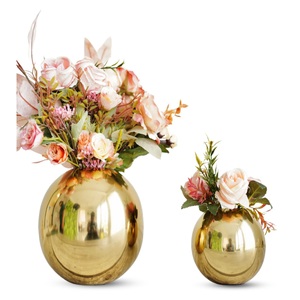 Nouvel ensemble de deux vases à fleurs au design moderne, faits à la main, au design simple, pour la décoration de la maison et des hôtels. - Product Image 6