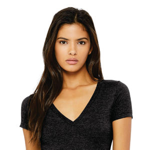 Camiseta de Mujer con Cuello en V, 100% Algodón Peinado Airlume, Estilo Jersey, Color Blanco, Manga Corta, Cómoda para el Verano - Product Image 4