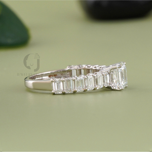 Anillo de Diamante Cultivado en Laboratorio con Corte Asscher de 1.50 CT de Rudakiya Brothers, con Banda de Oro Sólido de 14K con Corte Escalonado, Claridad VVS-VS DEF, para Bodas - Product Image 2
