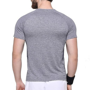 เสื้อยืดออกกำลังกายผู้ชาย แห้งเร็ว เป็นมิตรกับสิ่งแวดล้อม ระบายอากาศได้ดี ผลิตจากผ้าสแปนเด็กซ์/โพลีเอสเตอร์ - ขายส่ง MOQ ต่ำ พร้อมบริการ OEM/ODM - Product Image 2