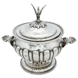 Casserole classique en acier inoxydable de qualité supérieure |   Durable, écologique et antiadhésif avec un design élégant pour une utilisation à la maison et au restaurant - Product Image 1