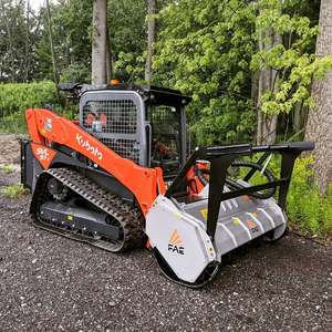 Chargeuse Kubota SVL97-2 avec broyeur forestier, hydraulique haute performance pour travaux de terrassement, construction et aménagement paysager - Product Image 4