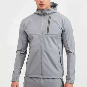 Chaqueta Deportiva Impermeable y Cortavientos con Capucha para Hombre, Ligera, Corte Regular, Informal, para Exteriores, con Logotipo Frontal - Product Image 1