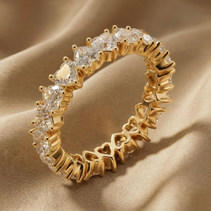 VVS-VS Nueva Colección Anillo de Compromiso/Boda para Mujer con Diamante Cultivado en Laboratorio de 3.05 Quilates, Corte Corazón, Oro Amarillo - Product Image 2