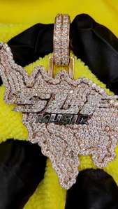 Colgante Hip Hop Personalizado con Moissanita Iced Out, Oro Rosa de Dos Tonos, Plata de Ley 925, Corte Brillante Redondo, Letra Escrita, Amuleto Musical - Product Image 3