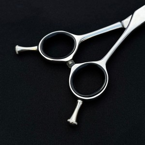 Ciseaux de barbier professionnels japonais en acier inoxydable de 5,75 pouces, pour droitiers, 28 dents, polissage miroir, pour éclaircir les cheveux - Product Image 4