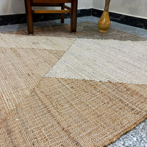 Alfombra de Yute Tejida a Mano con Patrón Geométrico, Fibra Natural Ecológica para Sala de Estar - Product Image 1