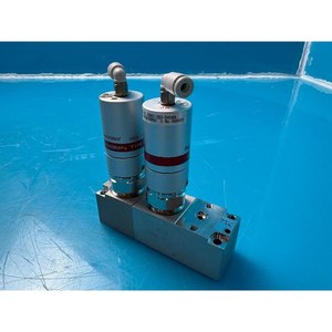 Fujikin 316L-P FBSPL-6.35UGC-2B3-D /d # A วาล์วสูบลมความบริสุทธิ์สูงที่ใช้เป็นชิ้นส่วนอุปกรณ์เซมิคอนดักเตอร์แบบดั้งเดิม - Product Image 1