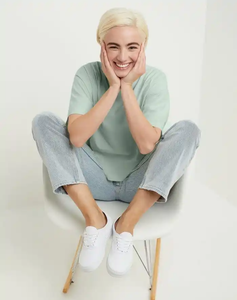 Sudaderas cortas de moda para mujer en oferta, hechas con material de alta calidad y transpirable. - Product Image 1