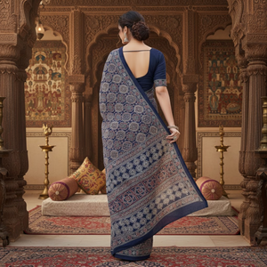 Sari en crêpe de satin imprimé Ajrakh bleu pour femmes |   Collection de saris traditionnels légers pour mariage et fêtes, vêtements ethniques de créateurs - Product Image 4