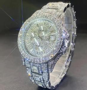 Reloj de Acero Inoxidable con Diamantes Moissanite Estilo Japonés en Oferta, Ideal para Promociones Corporativas - Product Image 1