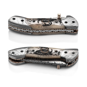 Cuchillo Plegable de Acero de Damasco Personalizado - Diseño de Águila Alada con Grabado Láser y Mango de Hueso de Camello, Grado Industrial, 19cm - Product Image 3