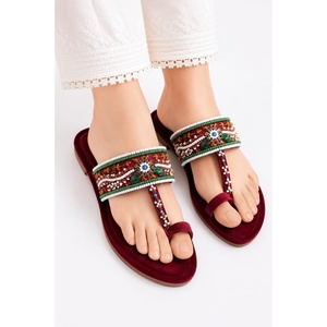 Chappals Kolhapuri en Cuir pour Femmes, Dessus en Velours, Impression Personnalisée, Respirants, Légers, Imperméables, Tendance Mode - Product Image 3