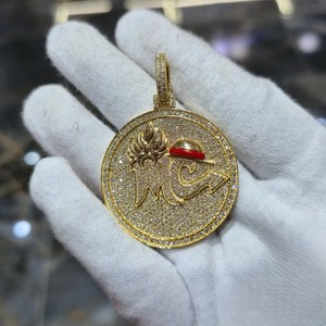 Collier Hip Hop plaqué or 18 carats avec pendentif pièce en perle d'eau douce et moissanite, bijou personnalisé avec nom, pour anniversaire ou fête - Product Image 3