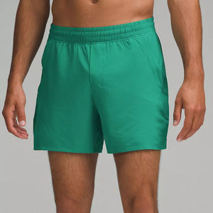 Shorts de sport pour homme personnalisés 100% polyester, taille élastique, cordon de serrage externe, séchage rapide, respirant, écologique, personnalisable - Product Image 1