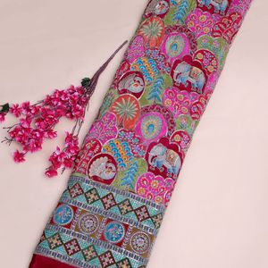 Exquisita Tela Crepé Ligera de 54 Pulgadas con Bordado de Lentejuelas en Tonos Magenta Baya, Elefante y Pavo Real, Material para Kurti - Product Image 1