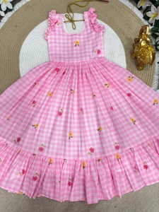 Robe de fête légère pour enfants avec un motif élégant - Product Image 4