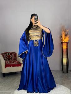 Auténtico Vestido Tradicional Afgano de Terciopelo Azul con Exquisitos Bordados Plateados y Paneles de Cuentas Hechos a Mano - Product Image 3