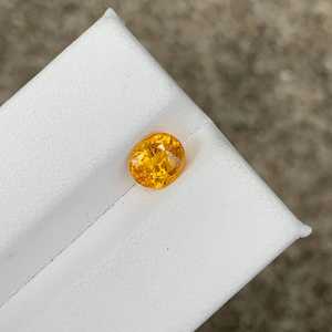 Natural Yellow Sapphire Heated <b>Cushion</b> Cut Loose Gemstone Cat's Eye for Rings Wholesale From Rajasthan - Product Image 3
