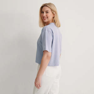 Camiseta Corta de Mujer, Estilo Boxy, de Seda/Algodón, Corte Ajustado, Largo Corto, Moda Urbana, Top Liso Transpirable, Logotipo Personalizado OEM - Product Image 2