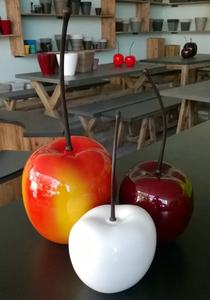 Objet de décoration en fibre de verre, décoration classique de fruits de cerisier - Product Image 1