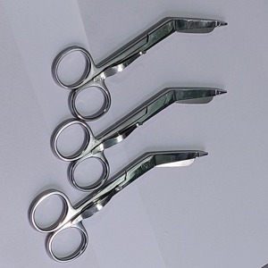 Tijeras Quirúrgicas Manuales MEDIHEAL SURGICAL CORPORATION Full Gold para Vendajes, 5.5 Pulgadas, Borde Recto, Acero Inoxidable, Curvas - Product Image 6