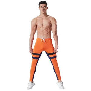 Leggings elegantes para MMA hechos con tela elástica de primera calidad que ofrece comodidad, flexibilidad, transpirabilidad y soporte confiable. - Product Image 1