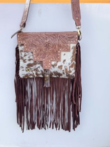 Sac fourre-tout en cuir sculpté à la main avec franges, design personnalisé, vente en gros, sac à main élégant en cuir de vachette et fourrure, sacs multi-usages pour femmes - Product Image 2