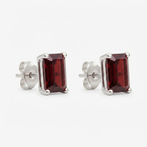 Pendientes de Plata de Ley Rhaya Jewels con Rodio y Granate Corte Esmeralda, Engaste de Garra, para Mujer y Niña, Románticos, de Compromiso - Product Image 3
