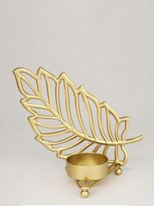 Support de bougie conique en fer doré de luxe, motif festif en métal, élégant centre de table pour mariage - Product Image 3